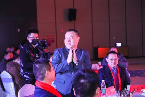 山东小满产业控股集团携手中国短视频直播有限公司共探直播电商+实体商业新模式(图1)