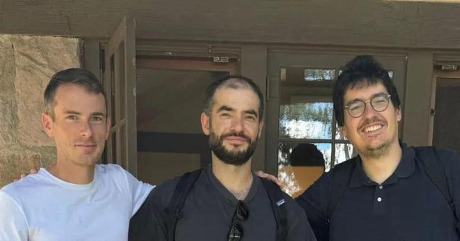 DeepSeek给王一博道歉被当真年度AI幻觉马斯克Grok 4跑分曝光华为盘古团队回应模型争议Hunt Good周报(图6)