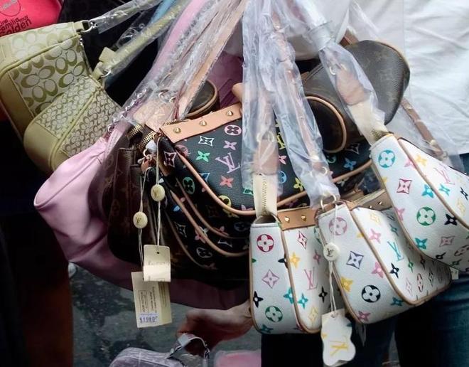 几乎全是假货利润高达2400%为何消费者还争先恐后抢着购买？(图1)