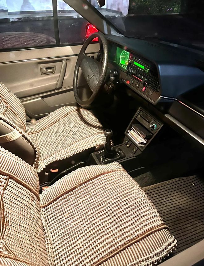 老款黑普桑挂“22222”豹子号说当年没故事真没人会信(图2)