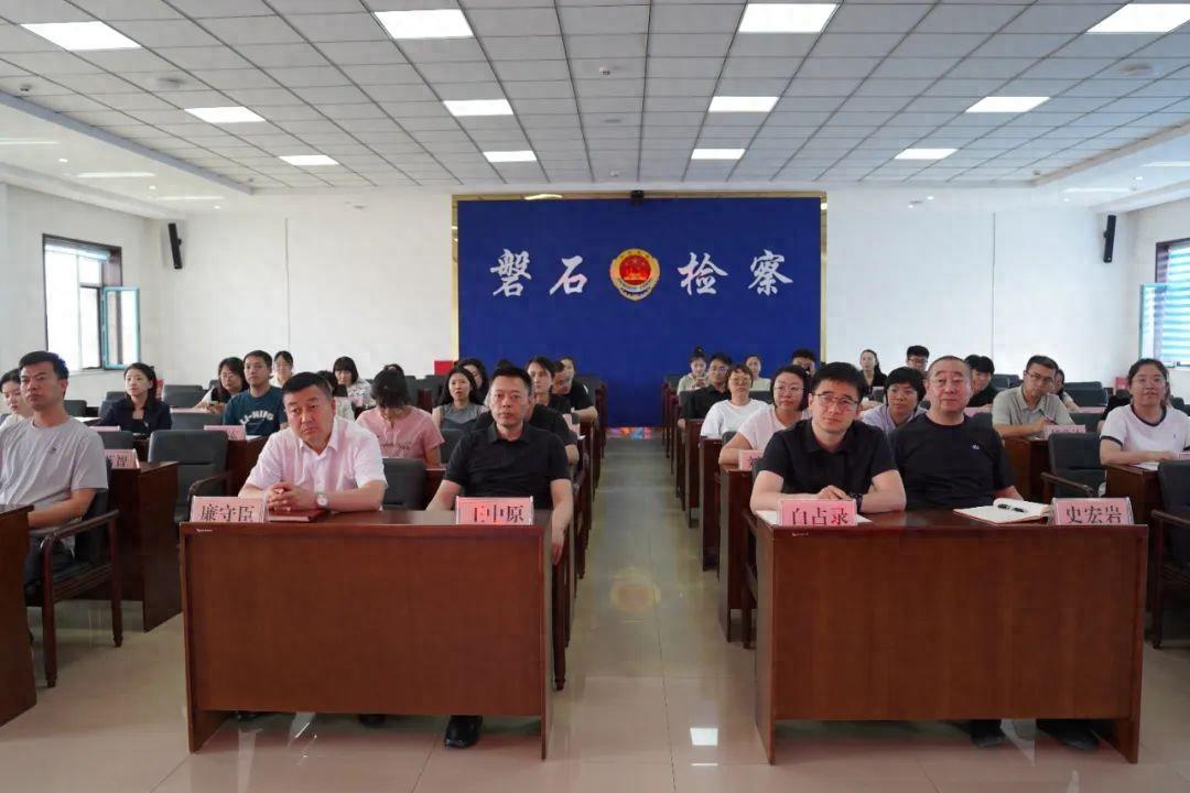 美国和以色列发动对伊朗袭击后部分博主利用生成式人工智能制作虚假战争视频博取公众关注并从中获利(图1)